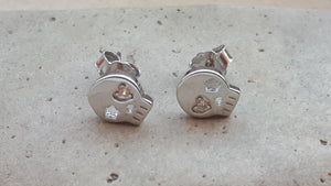 Pendientes calavera de plata rodiada con zirconita